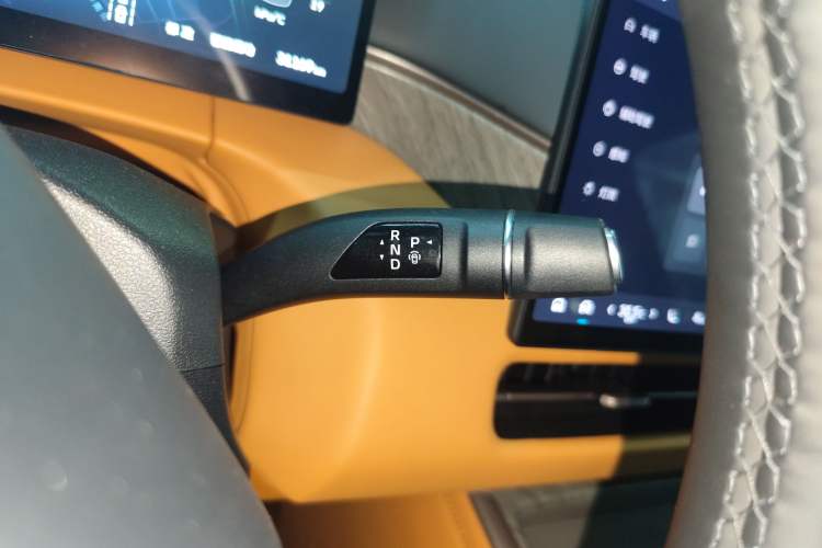 Used Wey Gaoshan 2025 Four-Wheel Drive Alpine 8