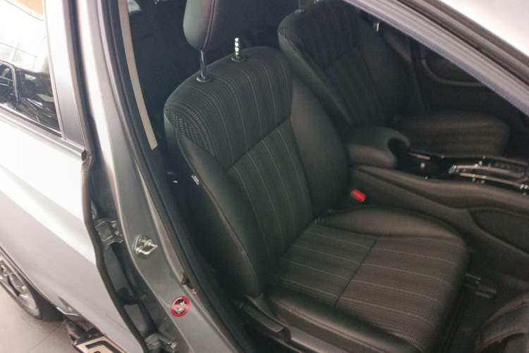 Used Honda Vezel 2017 1.8L CVT Front-Wheel Drive Pioneer Edition