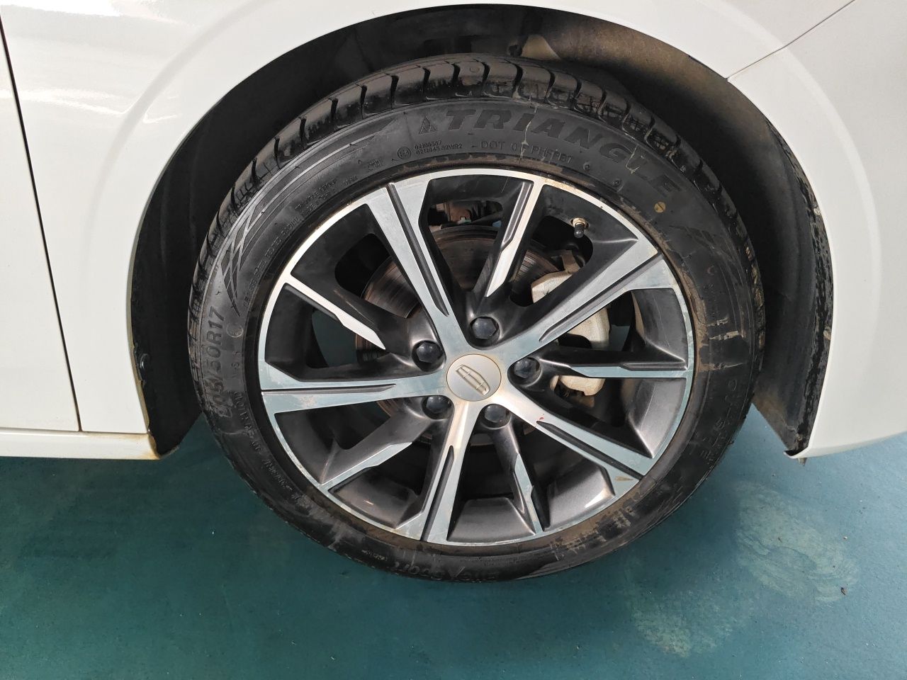 Geely Auto Emgrand 2023 4th Generation Champion Edition 1.5L CVT Prestige Model — снимка 5