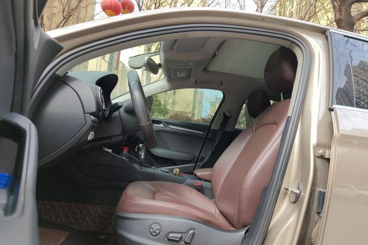 Used Audi A3 2014 Limousine 35 TFSI Automatic Fashion Model
