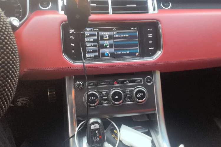 Used Land Rover Range Sport 2014 3.0 SC V6 HSE DYNAMIC Audio And AC Panel