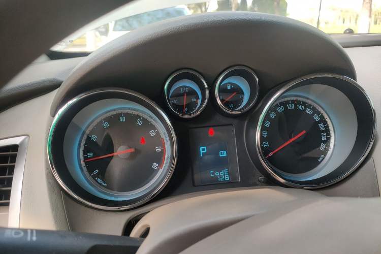 Used Buick GT 2013 GT 1.6L Automatic Fashion Edition Instrument Cluster