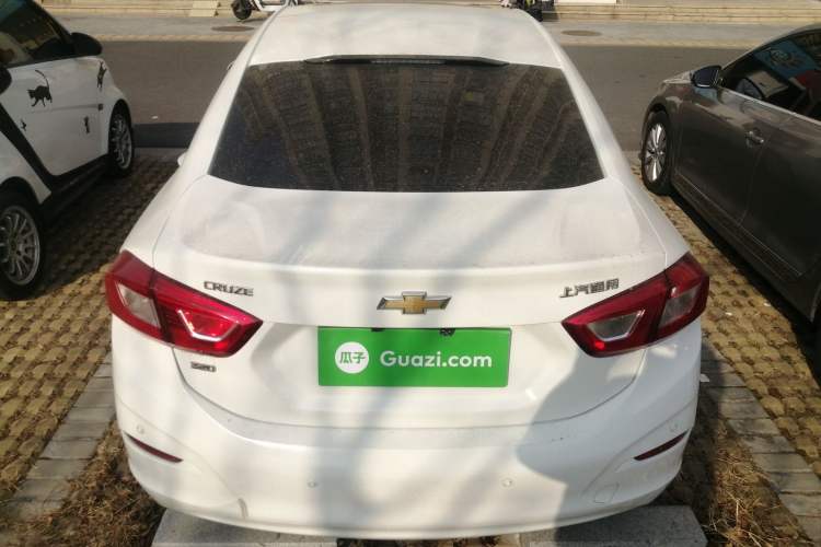 Used Chevrolet Cruze 2018 320 Automatic Pioneer Sunroof Edition
