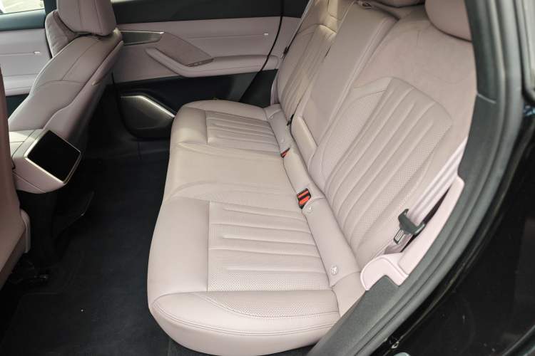 Used ONVO L60 2024 60 kWh Rear-Drive Version