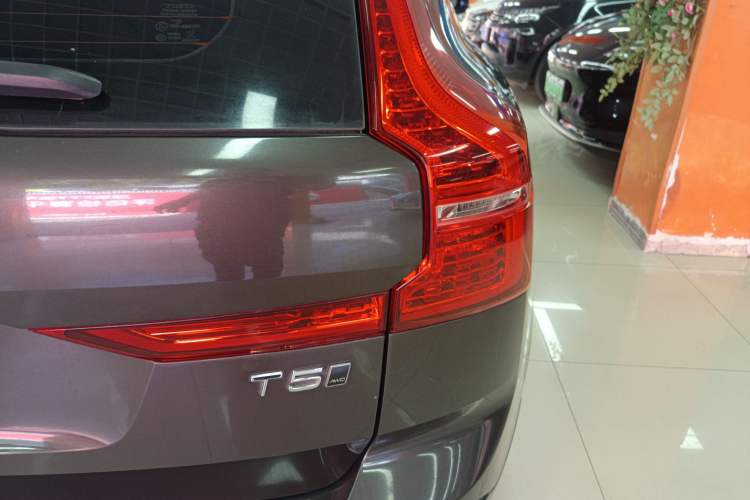 Used Volvo XC60 2019 T5 4x4 Smart Edition China VI Standard