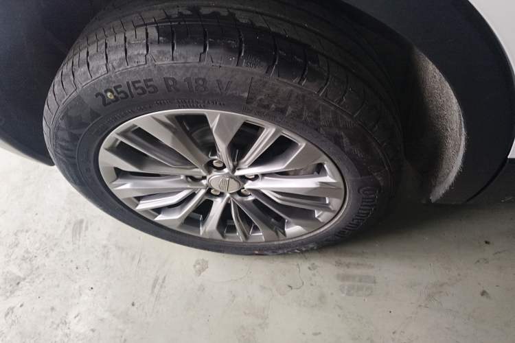 Used Cadillac XT4 2024 28T Two-Wheel-Drive Luxury Version Exterior 5