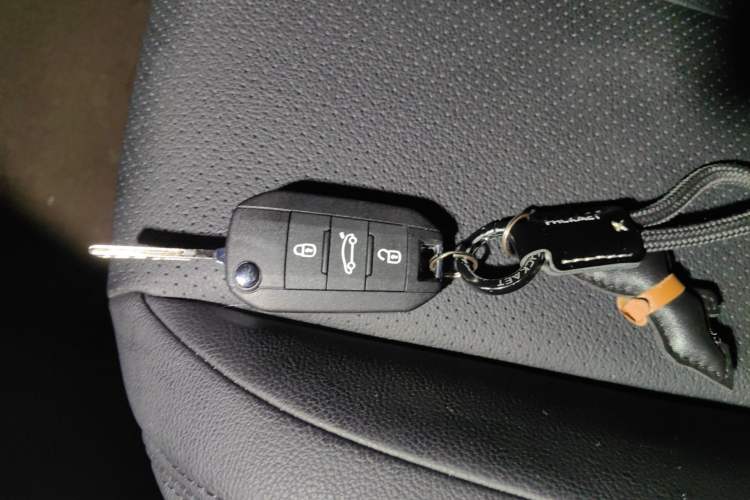 Used Peugeot 408 2015 1.2T Automatic Luxury Edition Vehicle Key