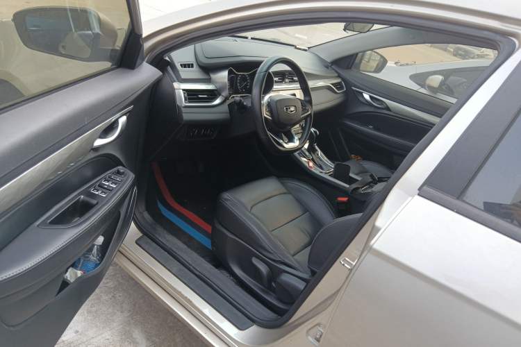 Used Geely Auto Emgrand 2019 Leading Edition 1.5L CVT Luxury Model China VI Standard Driver Seat