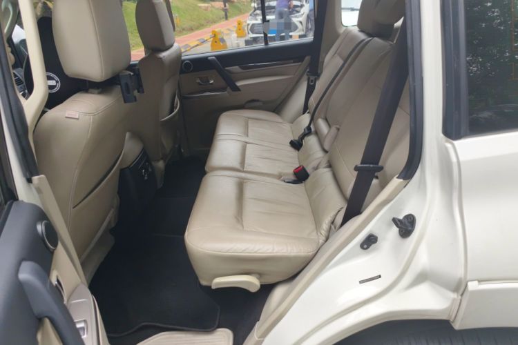 Used Mitsubishi Pajero  Left Rear Seat