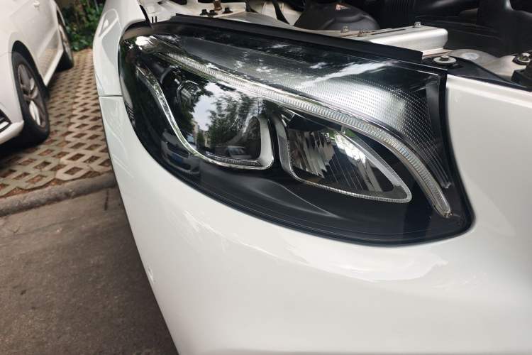 Used Mercedes-Benz GLC 2017 GLC 260 4MATIC Luxury Model
