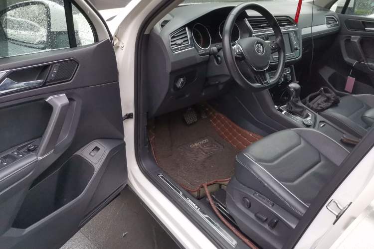 Used Volkswagen Tiguan L 2017 380TSI Automatic All-Wheel-Drive Flagship Edition Driver Seat