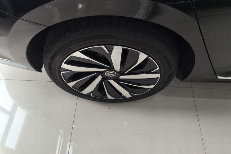 Used Volkswagen Passat 2025 Premium Version 380TSI Dragon Edition