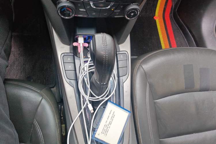 Used Chevrolet Malibu 2016 2.0L Automatic Luxury Edition Gear Lever