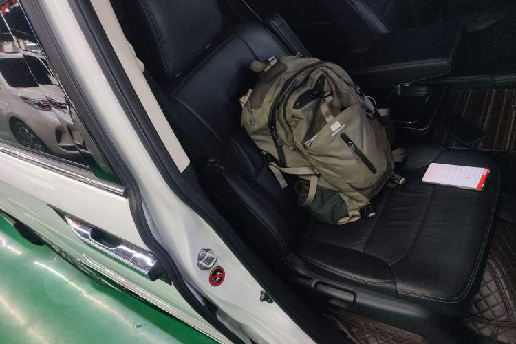 Used Honda Elysion 2016 2.4L Supreme Edition Right Front Seat