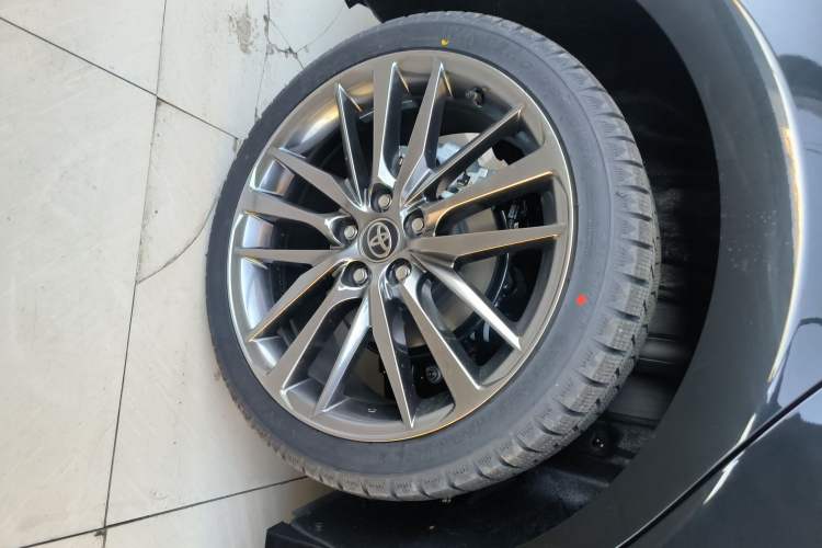 Used Toyota Camry 2026 Model Dual-Engine 2.0HXS Sport Plus Edition
