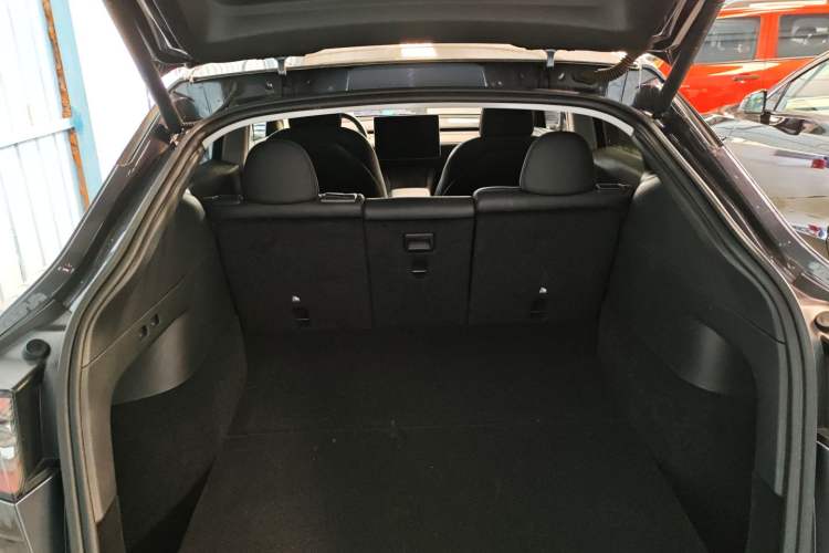 Used Tesla Model Y 2021 Long-Range All-Wheel-Drive Version