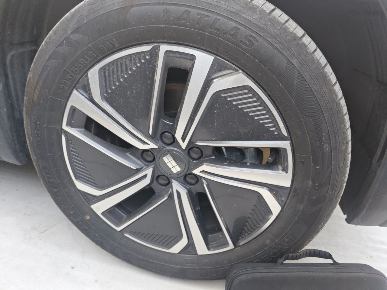 Geely Galaxy Xingjian 7 EM-i 2025 120km Exploration+ Version — снимка 8