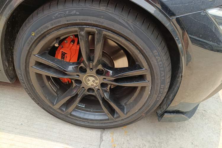 Used BMW 3 Series 2018 320i M Sport Package Right Front Wheel Hub