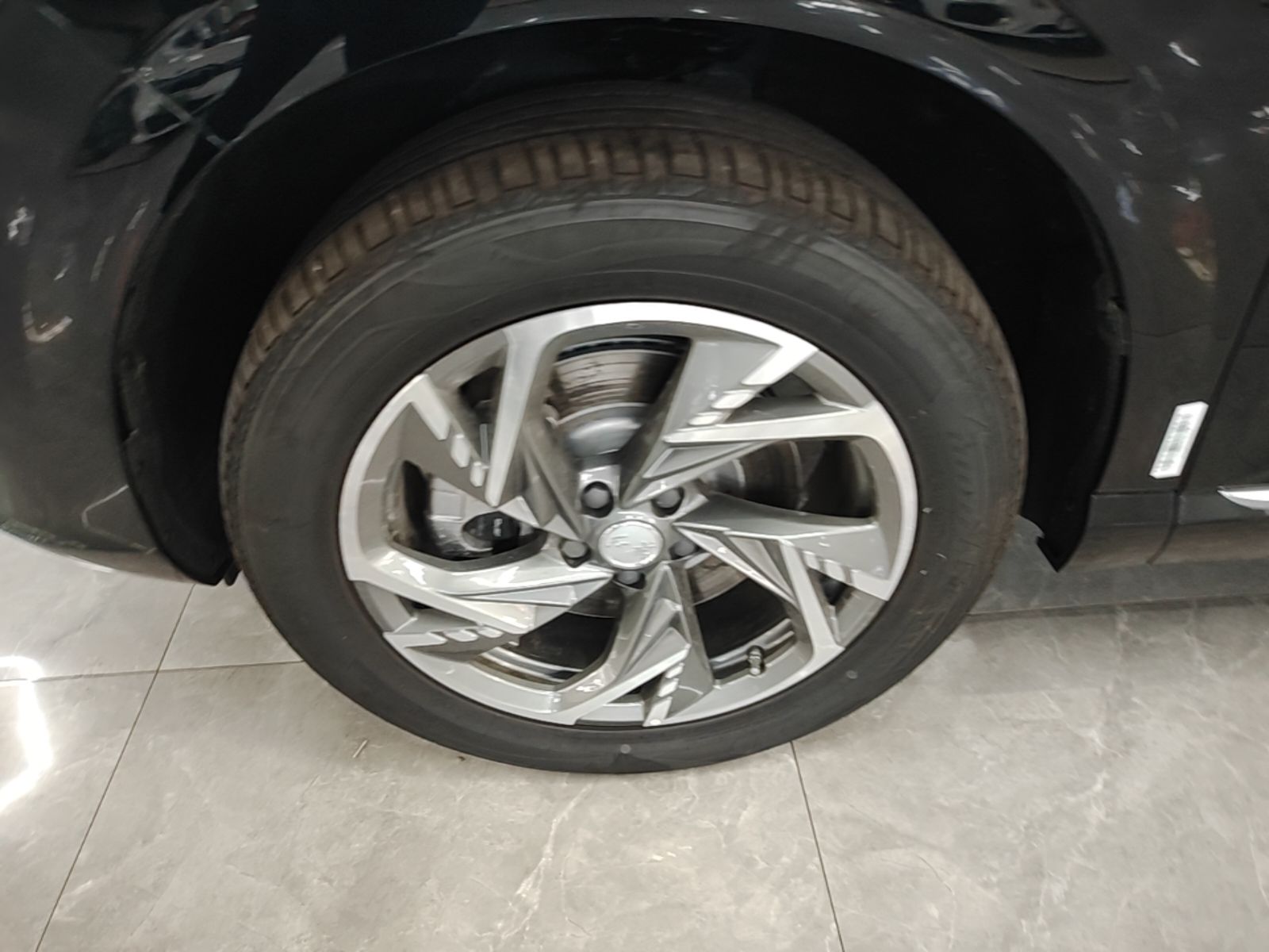 Hongqi HS3 PHEV 2024 PHEV 115km Jingwei Edition — снимка 10