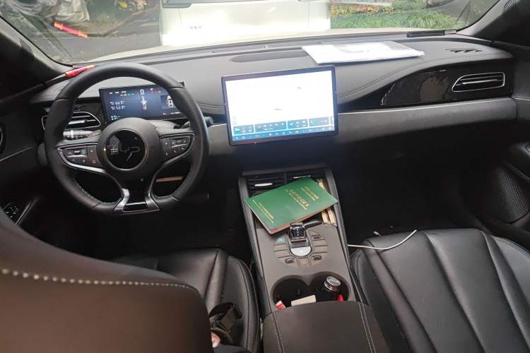 Used BYD Seal 06 New Energy 2025 DM-i Smart Drive 120KM Prestige Model Center Console