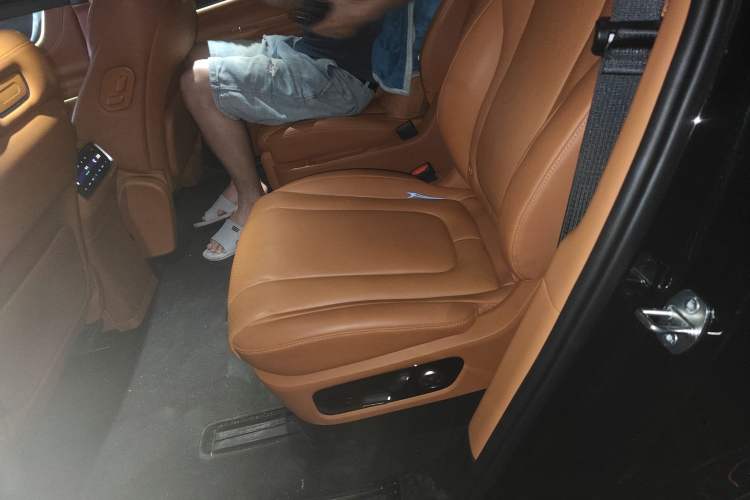 Used Hima AITO M9 2024 Range-Extended Ultra Version 42 kWh 6-Seater Model
