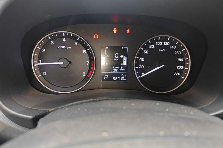 Used Hyundai ix25 2015 1.6L Automatic Two-Wheel Drive Smart GLS Trim Odometer Close Up