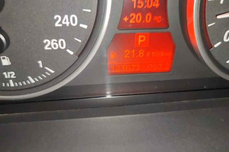 Used BMW X5 2011 xDrive35i Luxury Model Odometer Close Up