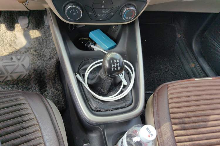 Used Ford Escort 2015 1.5L Manual Comfort Model Gear Lever