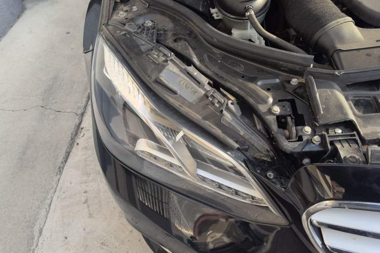 Used Mercedes-Benz E-Class 2014 E 300 L Sport Edition Right Front Headlight