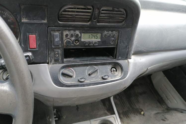 Used Jinbei Hiace 2014 2.0L 5th Generation Kuaiyunwang Business Version 4G19 Audio And AC Panel