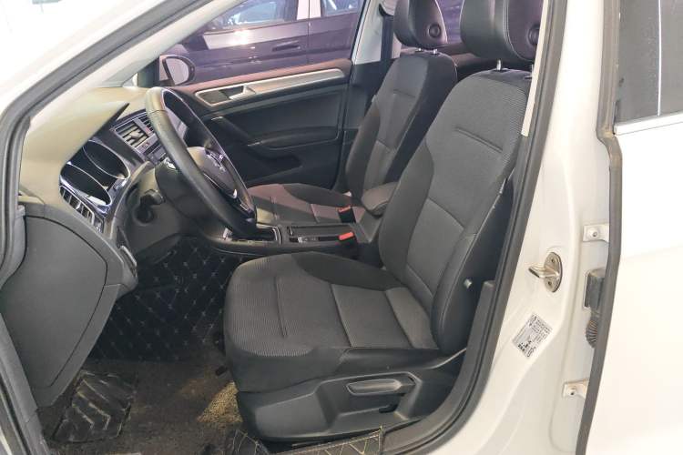 Used Volkswagen Golf 2018 230TSI Automatic Comfort Model
