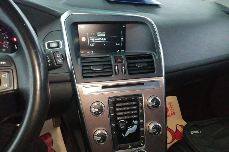 Used Volvo XC60 2016 T5 Smart Upgrade Model Audio And AC Panel