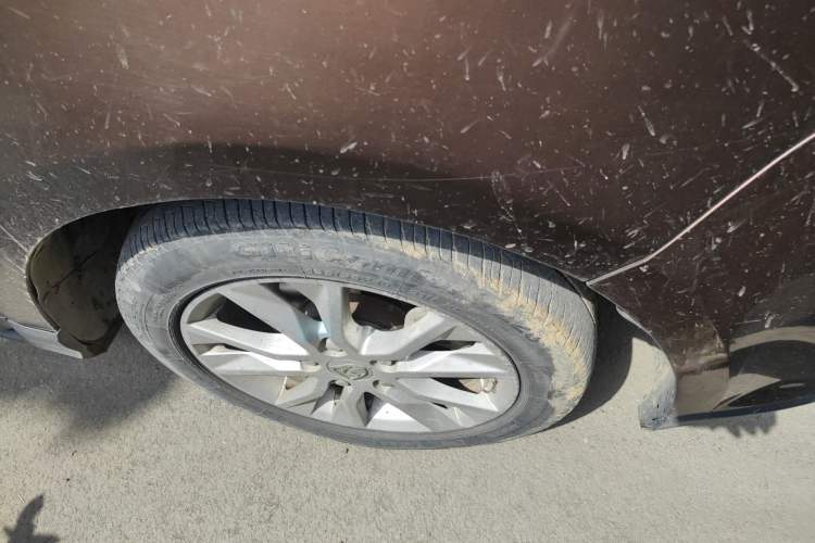 Used Baojun 730 2016 1.5L Manual Comfort Version 7 Seats China V Emission Standard Right Front Wheel Hub