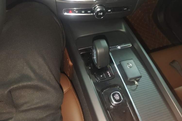 Used Volvo XC60 2024 B5 4x4 Smart Luxury Edition