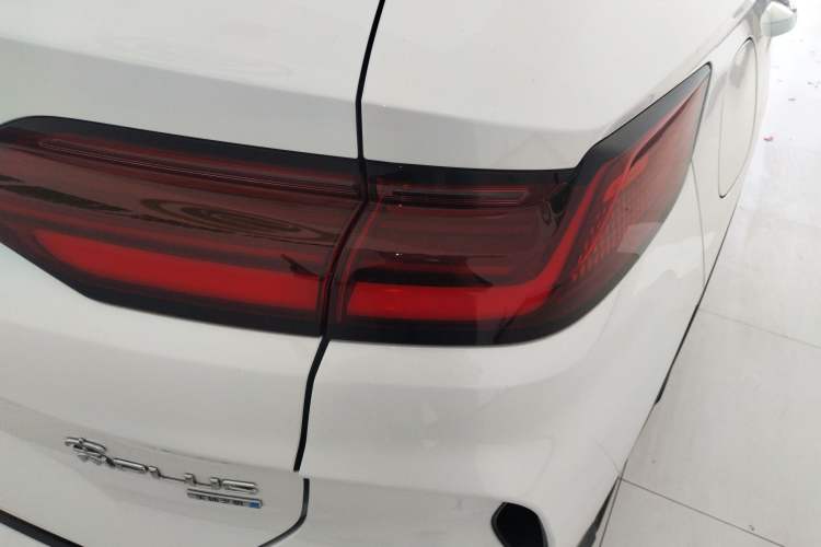 Used BYD Song PLUS New Energy 2025 DM-i Smart Drive 112KM Prestige Model Right Rear Taillight