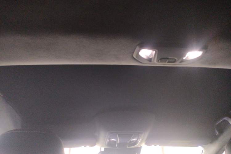 Used ORA Lightning Cat 2022 555 km Luxury Edition