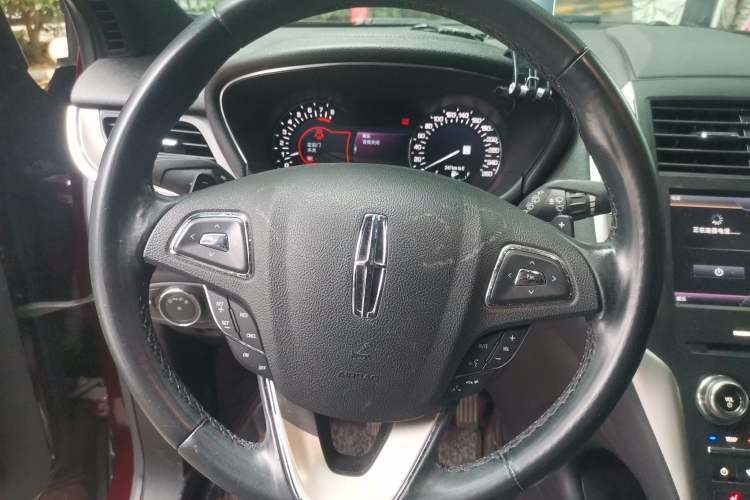 Used Lincoln MKC 2016 2.0T Two-Wheel Drive Deluxe Edition