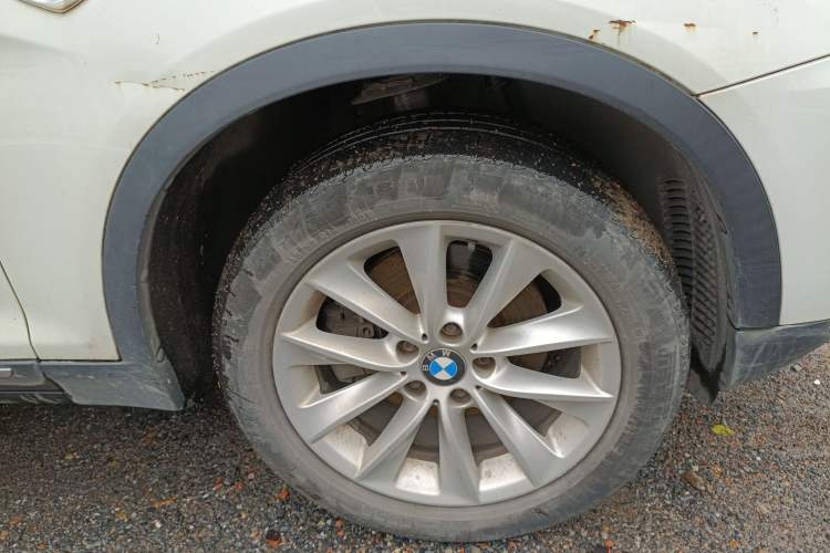 Used BMW X3 2013 xDrive20i Luxury Edition Right Front Wheel Hub