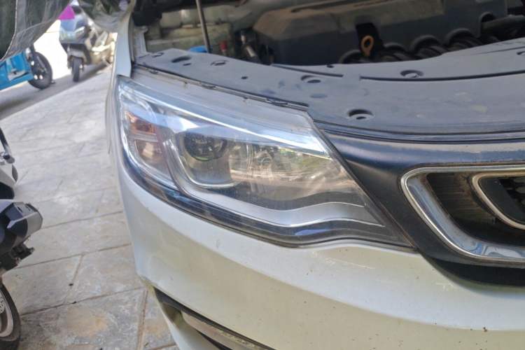Used Geely Auto Vision 2019 Upgraded Model 1.5L Manual Luxury Version China VI Standard
