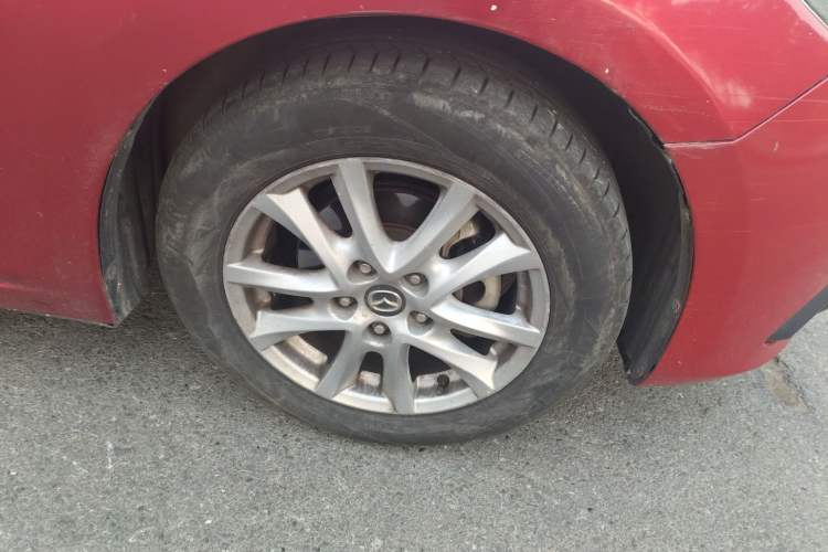 Used Mazda Mazda 3 Axela 2014 Sedan 1.5L Automatic Luxury Model
