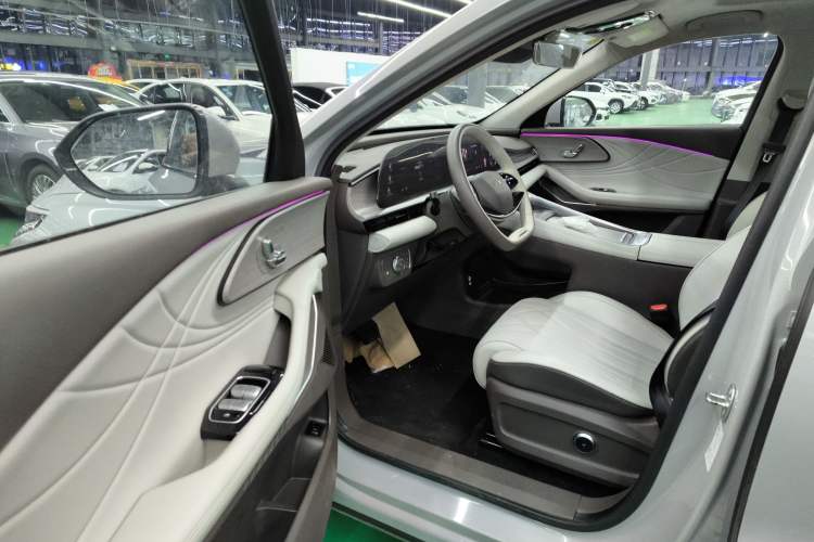 Used EXEED Stellar C-DM 2024 1.5T Long-Range Pro Interior 3