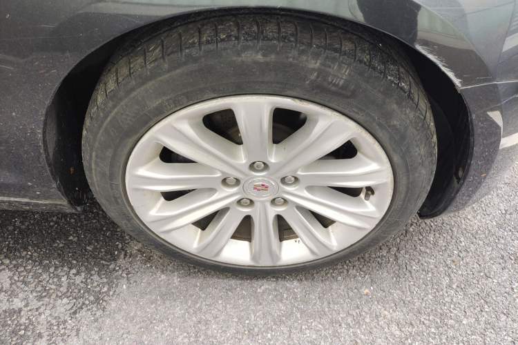 Used Cadillac ATS-L 2014 25T Comfort Model Right Front Wheel Hub