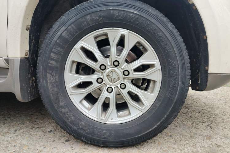 Used JMC Yusheng S350 2016 2.0T Automatic All-Wheel Drive Gasoline Ultra-Luxury 5-Seater Right Front Wheel Hub