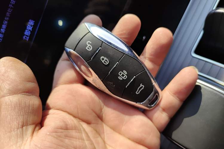 Used Hongqi HS7 PHEV 2024 2.0T PHEV Four-Wheel Drive Flagship Edition 6 Seats