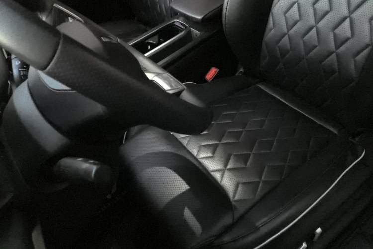 Used Wuling Jiachen 2023 2.0L DHT Flagship Edition Left Front Seat