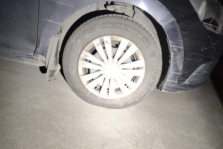 Used Volkswagen Santana 2016 1.6L Manual Fashion Edition Right Front Wheel Hub