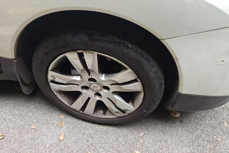 Used Peugeot 3008 2013 2.0L Automatic Trend Edition Right Front Wheel Hub