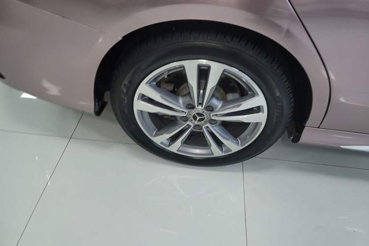 Used Mercedes-Benz C-Class 2021 C 200 L Fashion Edition Sport Version Right Rear Wheel Hub