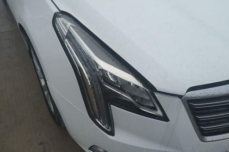 Used Cadillac XTS 2018 28T Elite Edition Right Front Headlight