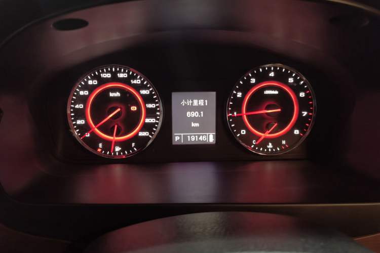 Used SAIC MAXUS G10 2016 2.0T Automatic Elite Edition Instrument Cluster